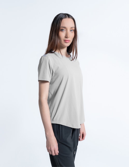 Playera deportiva para entrenamiento de mujer 1