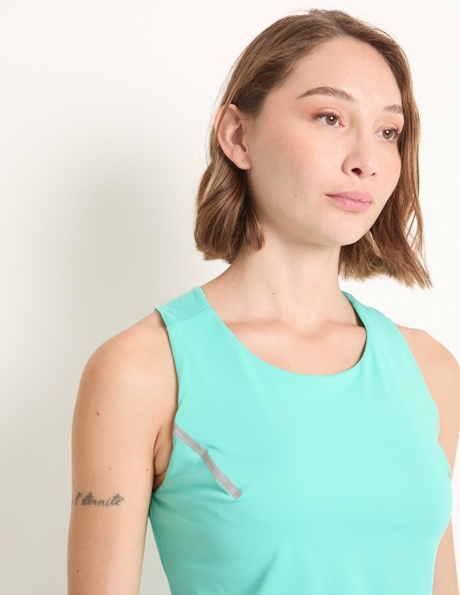 Playera deportiva para entrenamiento de mujer 4